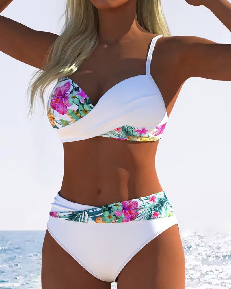 Bikini, top ve stylu braletky, kontrastní potisk